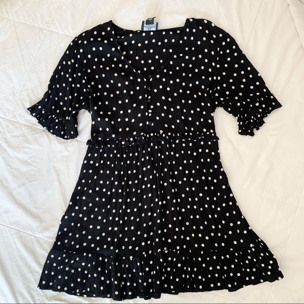 NWOT Black and White Polka Dot Half Sleeve Ruffle Trim Dress, M